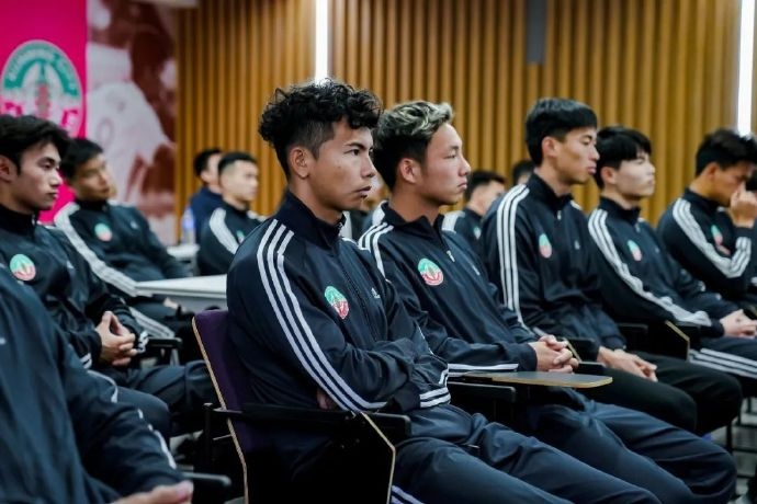 出征中乙！昆明城星足球俱樂部11日舉行新賽季見面會暨出征儀式